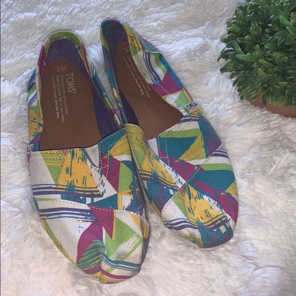 TOMS 80’s Vibe